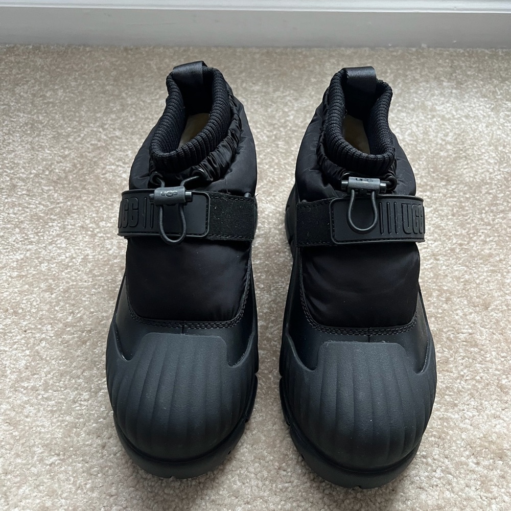 UGG Adiroam Anckle Black Boots Size 8 - Picture 2 of 9